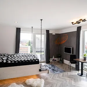 Apartmán Zeppelin Studio With An Industrial View -, Brno
